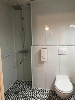 Salle de bain PMR